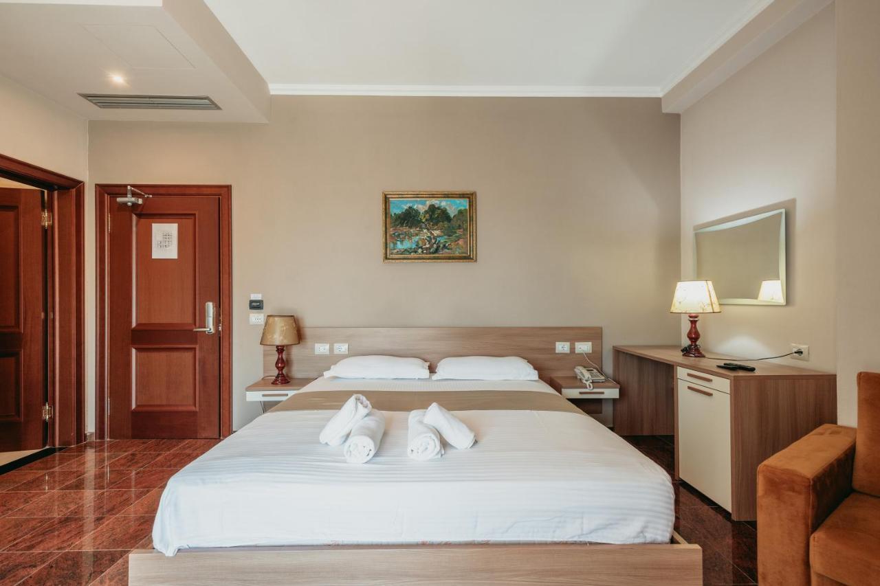 Fishta Hotel & Apartments Velipojë Extérieur photo