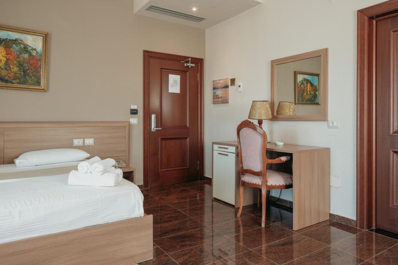 Fishta Hotel & Apartments Velipojë Extérieur photo
